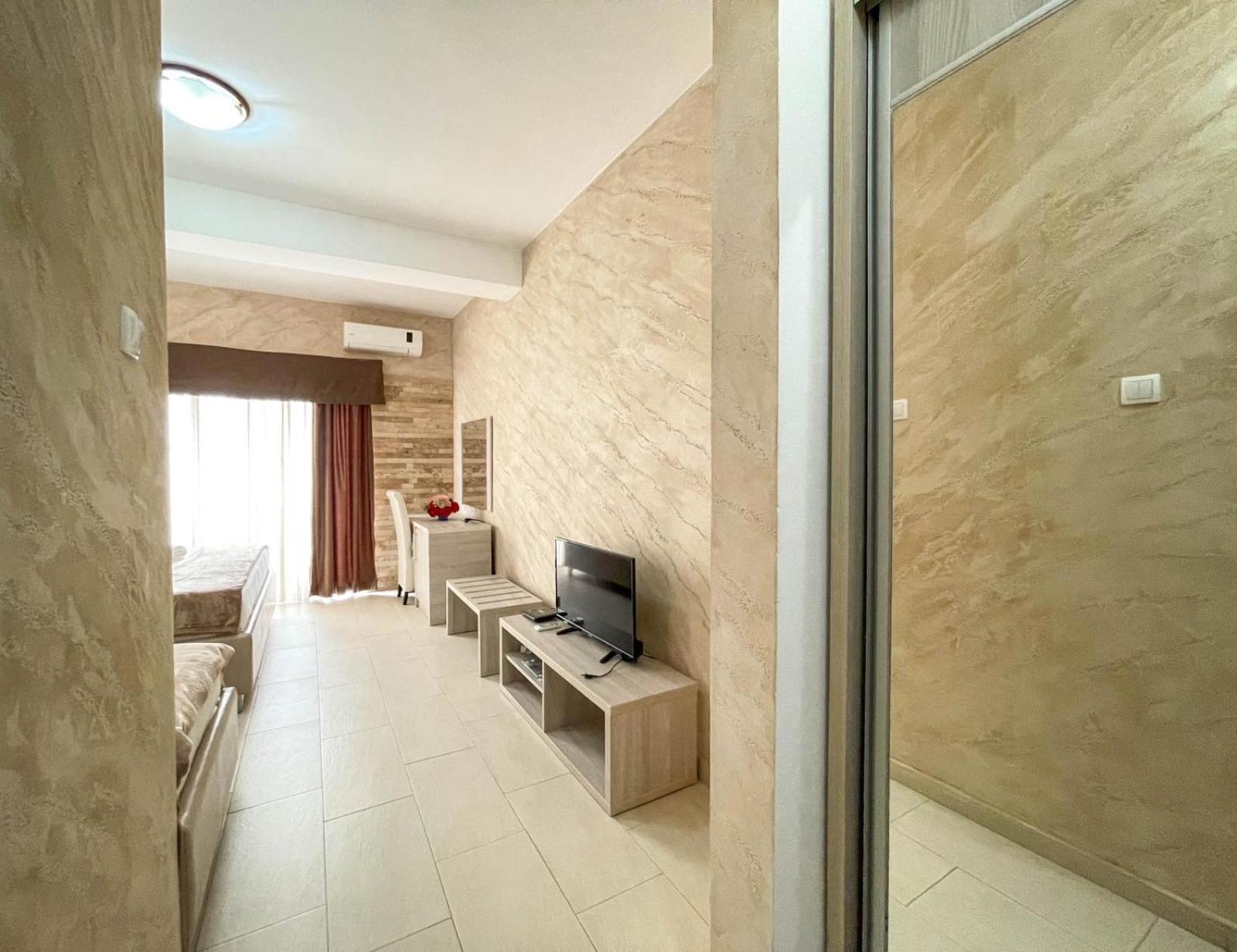Imperial Hotel Улцинь Екстер'єр фото