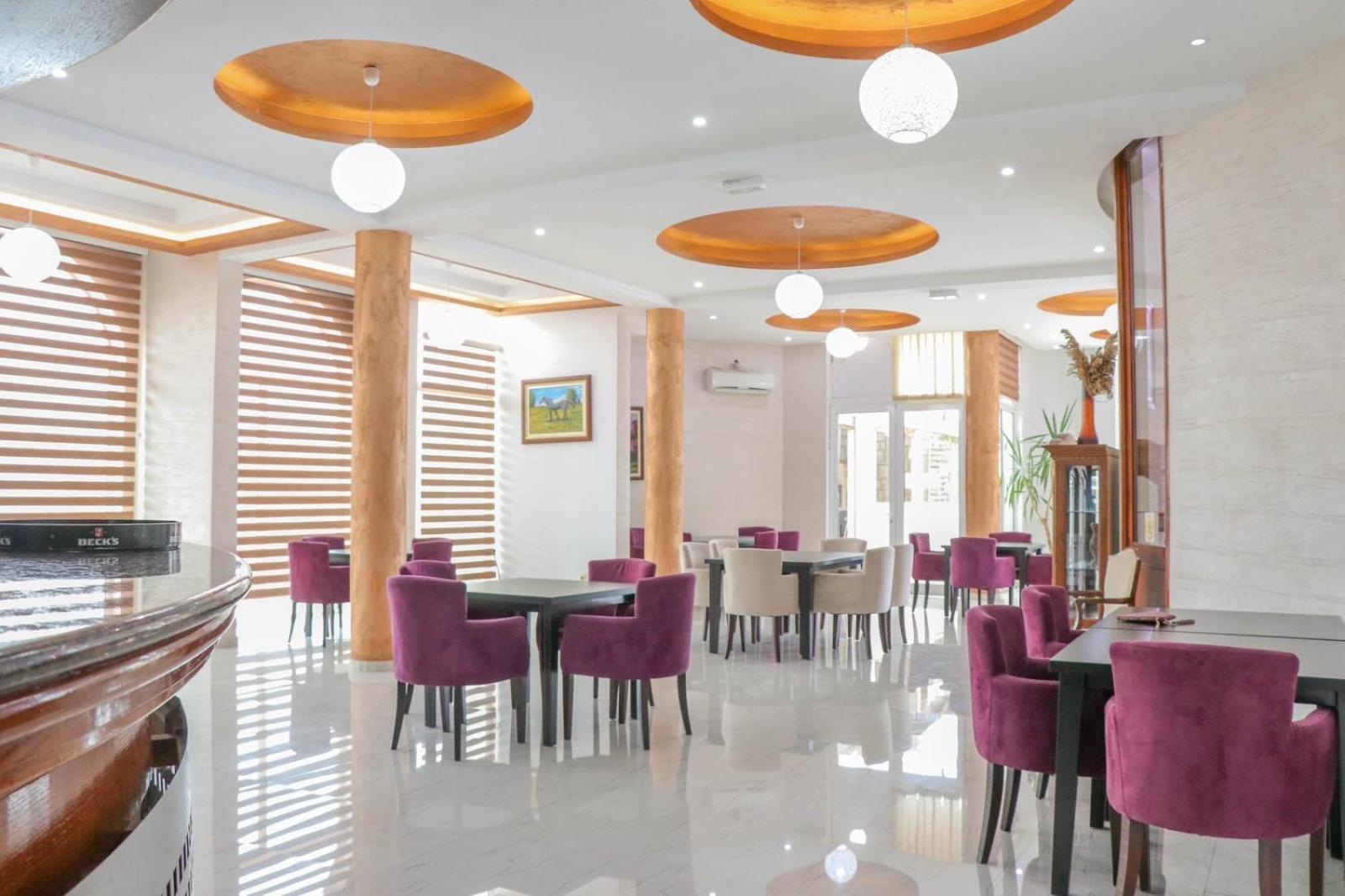 Imperial Hotel Улцинь Екстер'єр фото