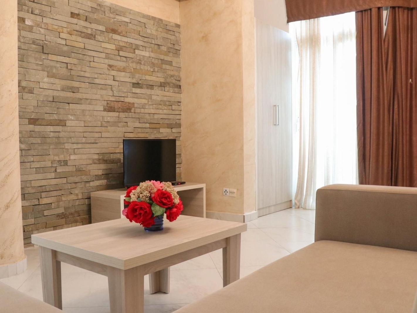 Imperial Hotel Улцинь Екстер'єр фото