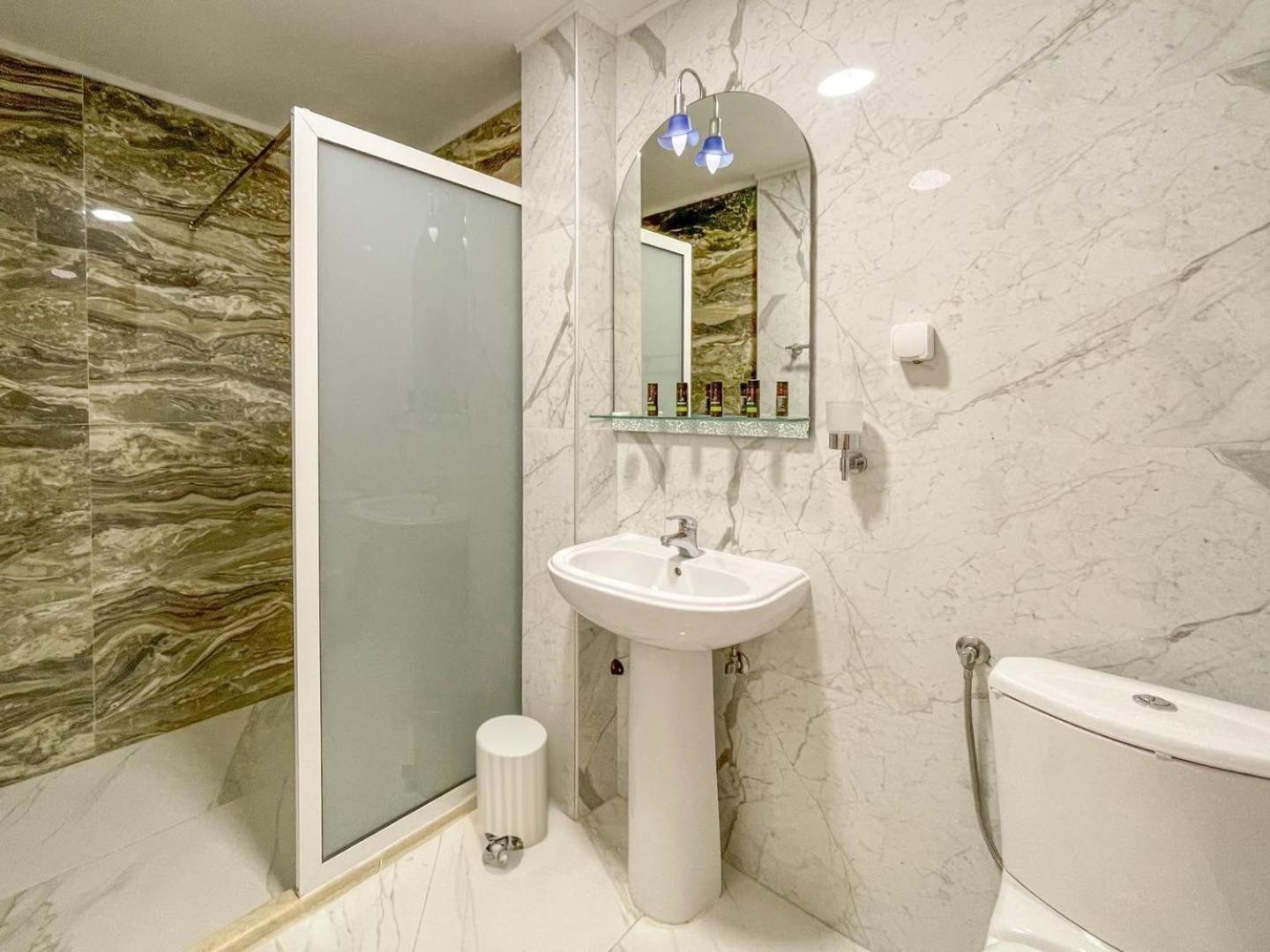 Imperial Hotel Улцинь Екстер'єр фото