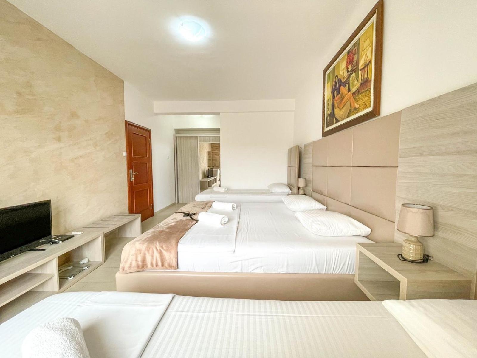 Imperial Hotel Улцинь Екстер'єр фото