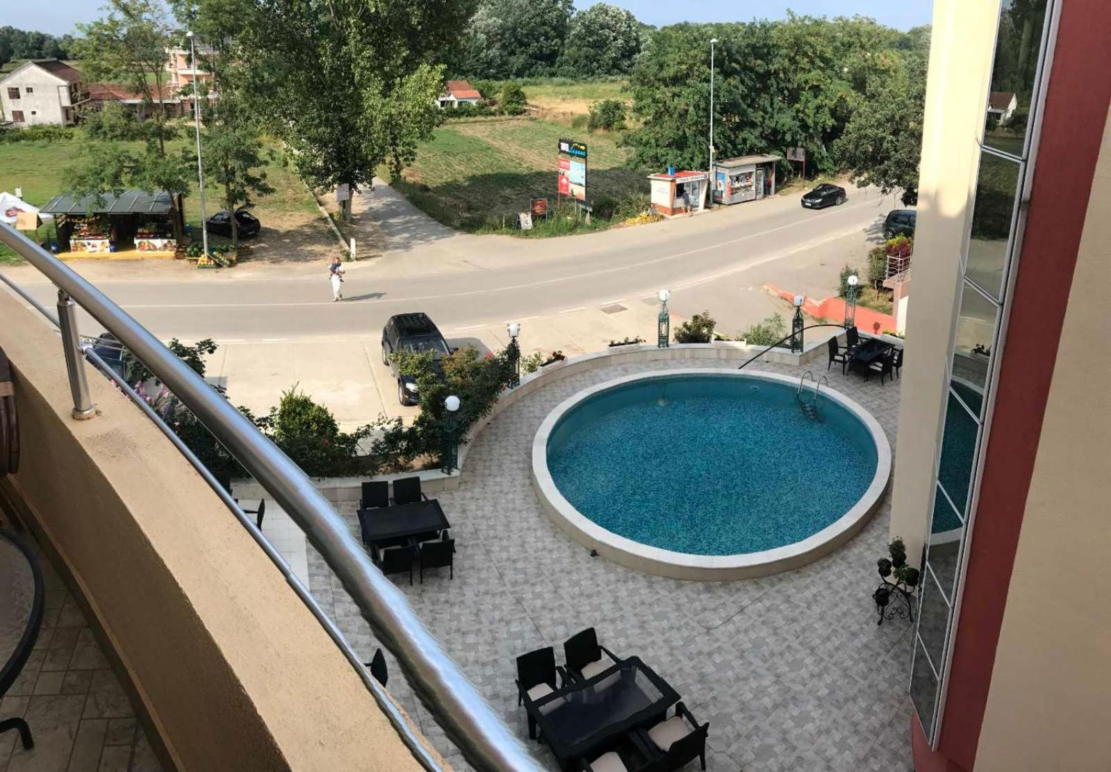 Imperial Hotel Улцинь Екстер'єр фото