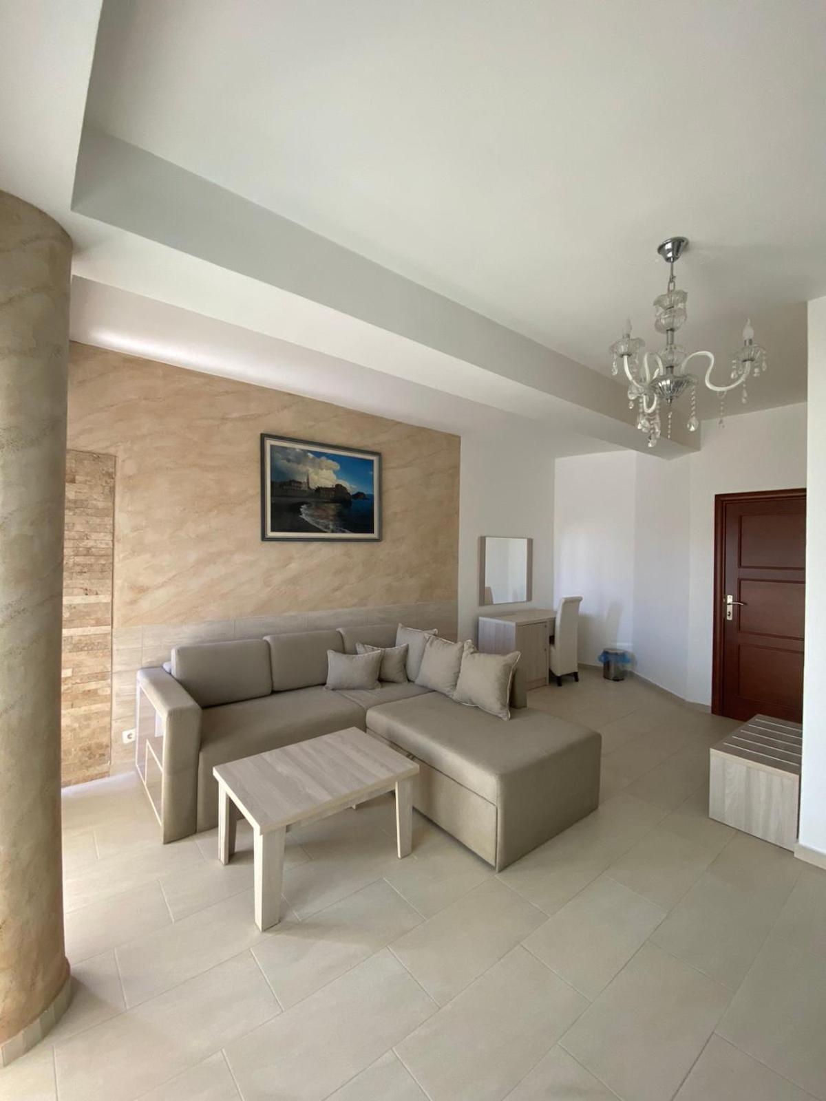 Imperial Hotel Улцинь Екстер'єр фото
