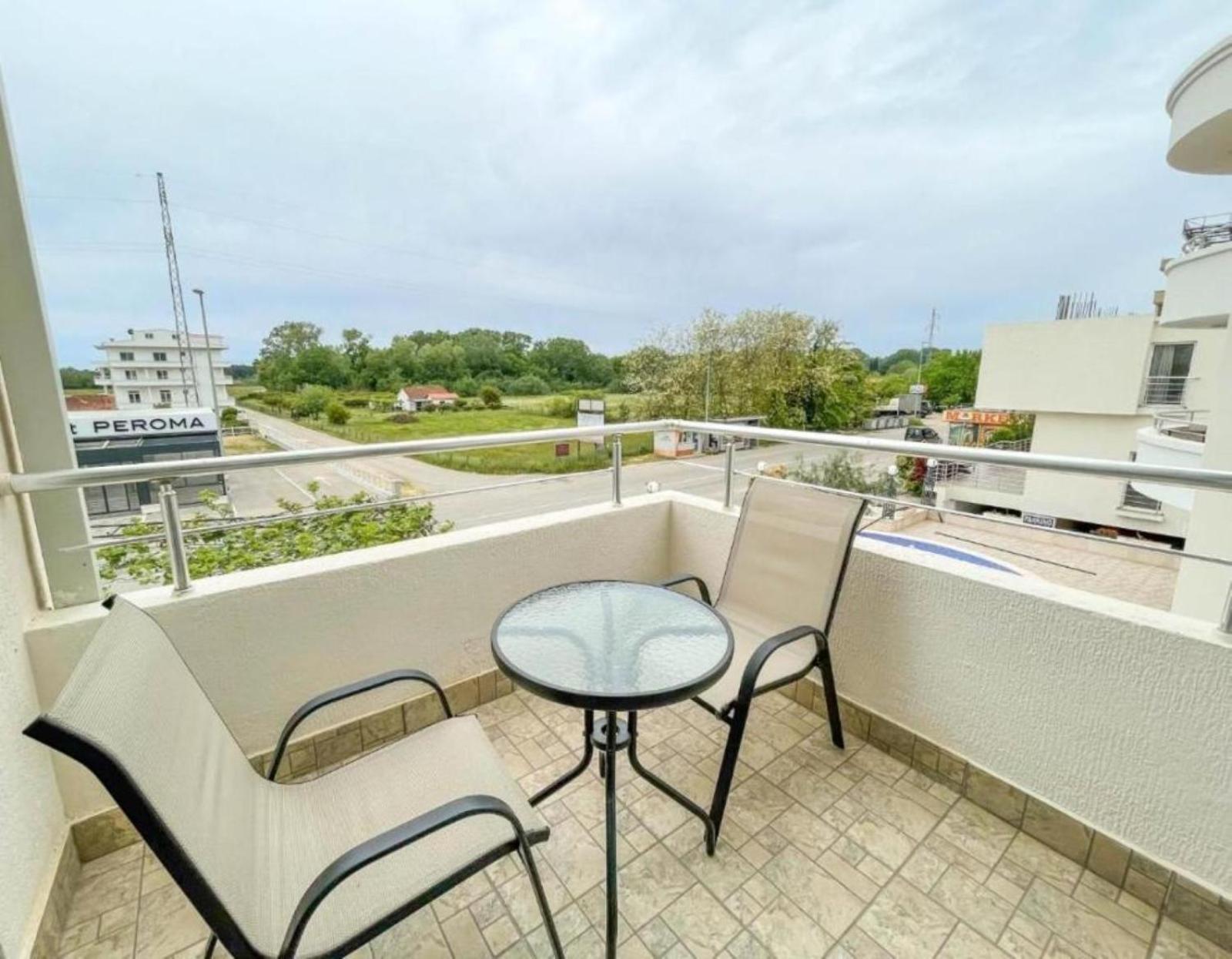 Imperial Hotel Улцинь Екстер'єр фото