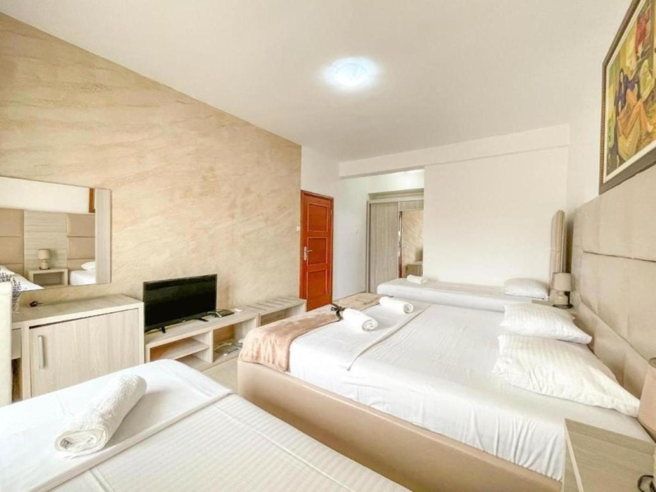 Imperial Hotel Улцинь Екстер'єр фото
